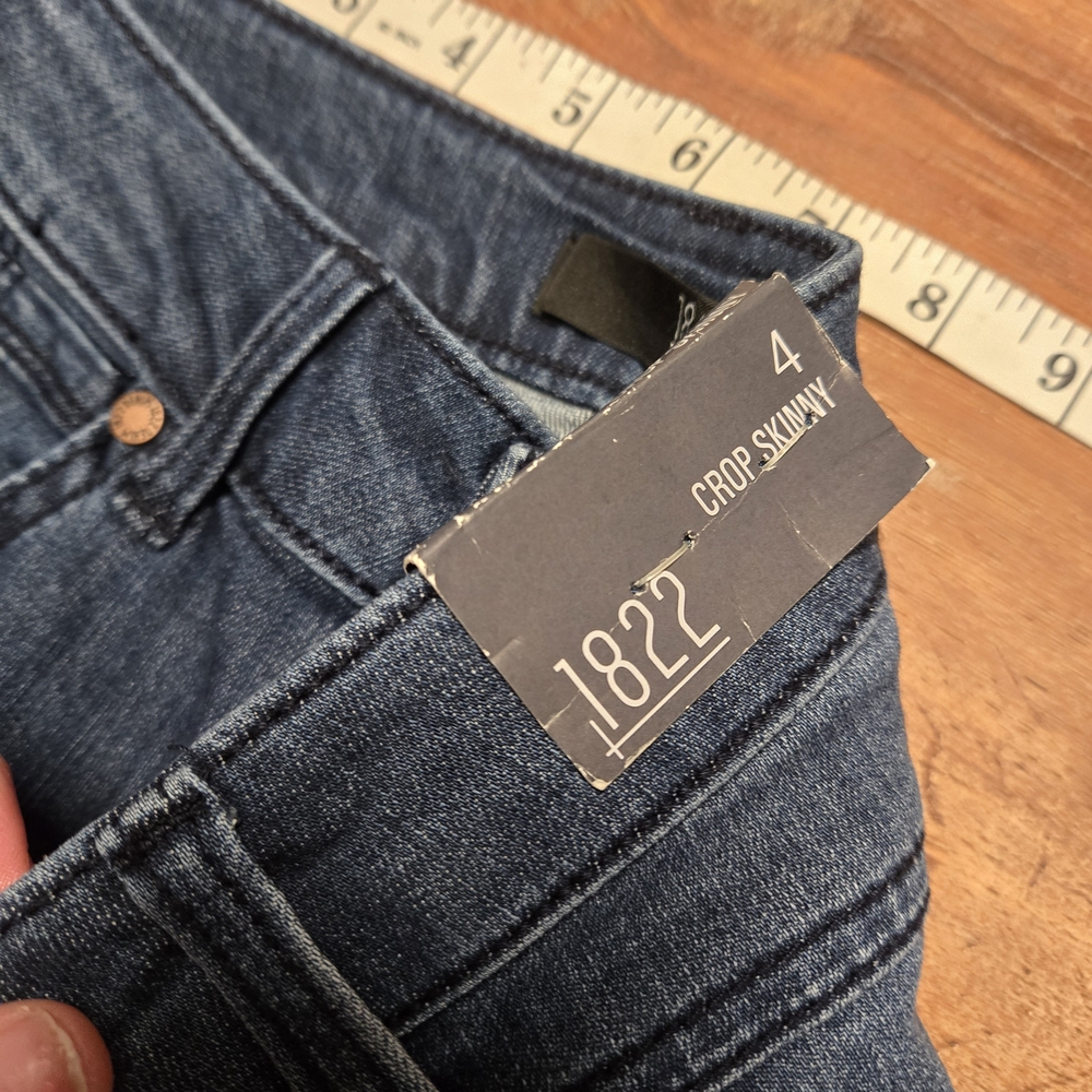 1822 Denim Women's Dark Blue Cropped Scallop Hem Jeans - Picture 6 of 8